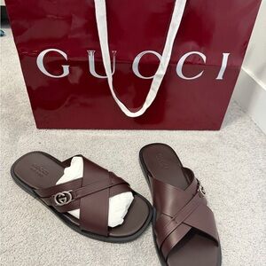 Gucci Men's slide sandal with Interlocking G